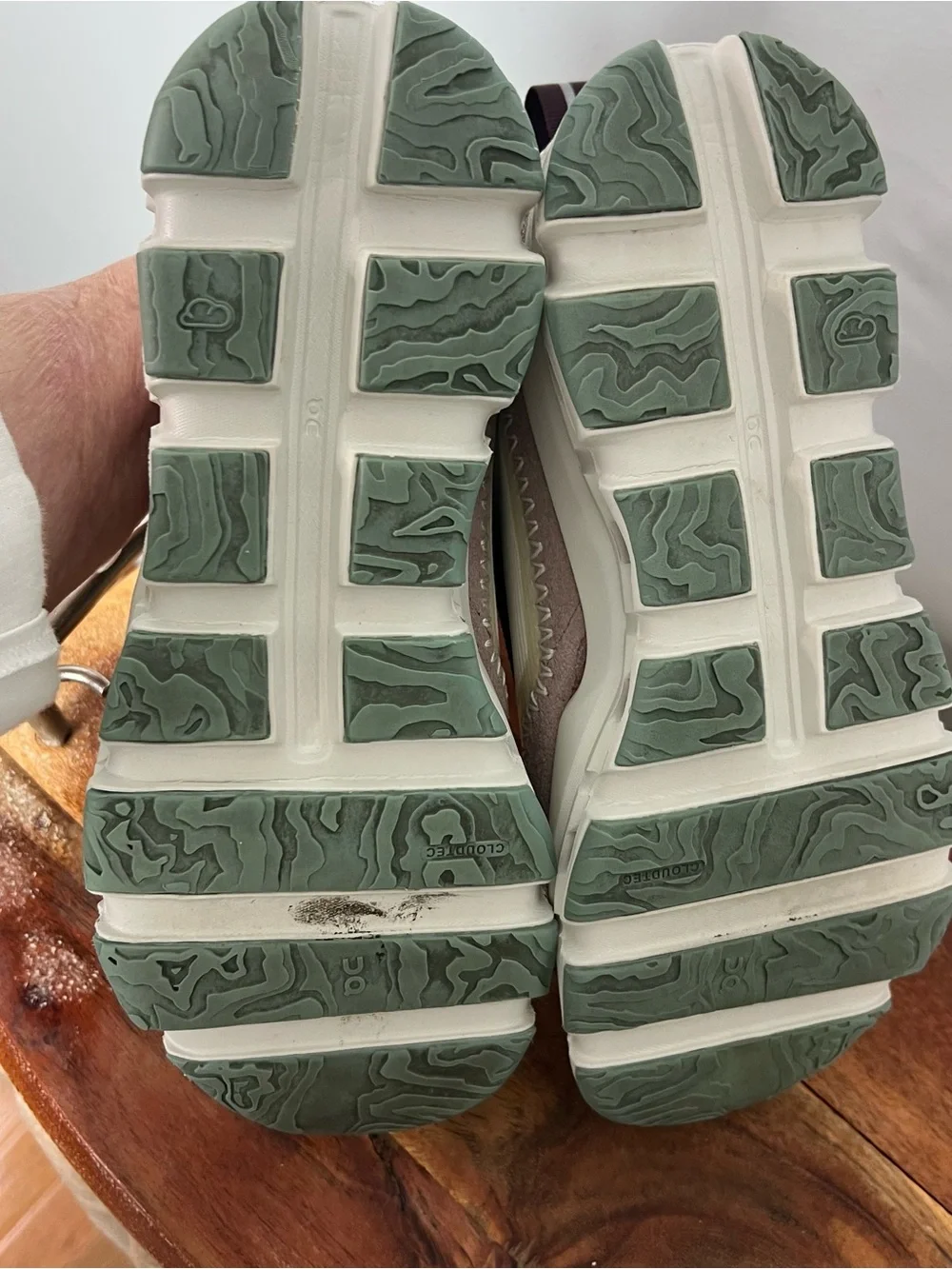 On Running Cloudaway Trail Sneakers Hiking Gorpcore EU 41 / US 9.5 Toggle Laces